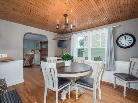 23 Edgemont Ave, Reading, MA 01867 photo 5