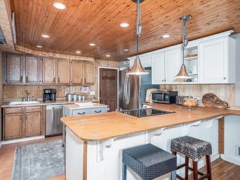 23 Edgemont Ave, Reading, MA 01867 photo 7