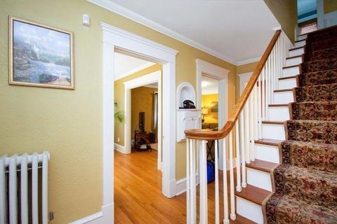 10 Texel Dr, Springfield, MA 01108 photo 2