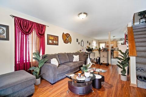 32 Berkshire St, Springfield, MA 01151 photo 4