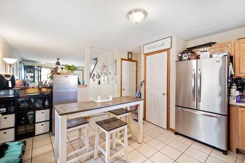 32 Berkshire St, Springfield, MA 01151 photo 12
