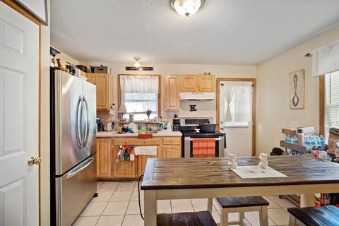 32 Berkshire St, Springfield, MA 01151 photo 11