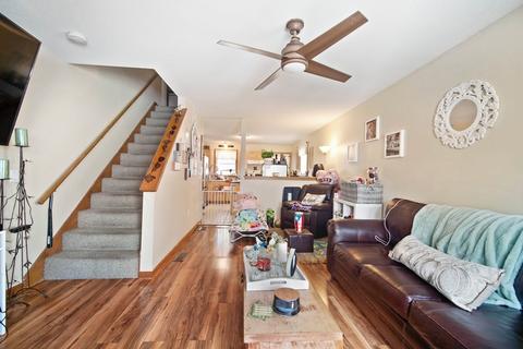 32 Berkshire St, Springfield, MA 01151 photo 8