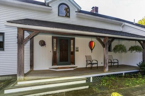 55 South St, Upton, MA 01568 photo 3