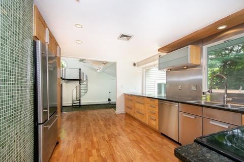 27 Cushing St, Hingham, MA 02043 photo 7