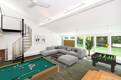 27 Cushing St, Hingham, MA 02043 photo 8