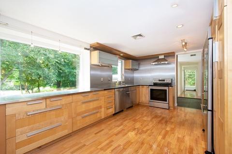 27 Cushing St, Hingham, MA 02043 photo 6