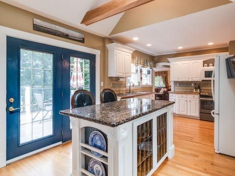16 Sumner St, Gloucester, MA 01930 photo 8