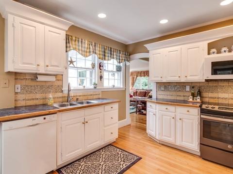 16 Sumner St, Gloucester, MA 01930 photo 9