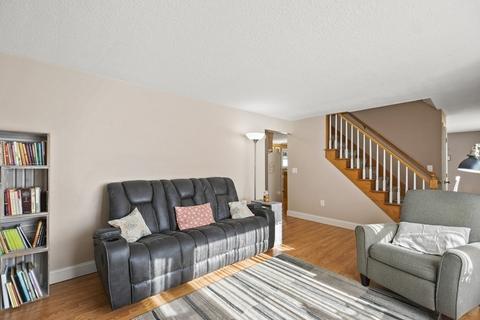 6 Juniper St, Hudson, NH 03051 photo 8