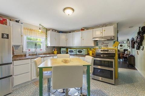 90 Arlington St, Athol, MA 01331 photo 2