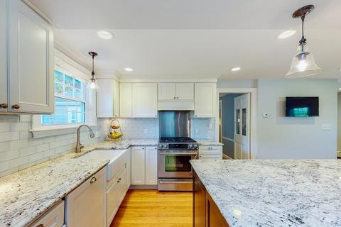 14 Gordon Rd, Milton, MA 02186 photo 5