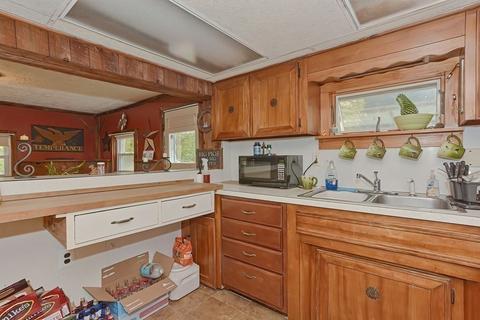 1 E Main St, Brookfield, MA 01506 photo 12