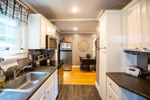 185 Britton St, Raynham, MA 02767 photo 3