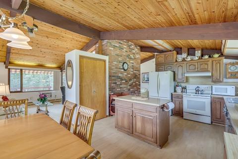 860 Putnam Ave, Barnstable, MA 02635 photo 9
