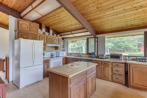 860 Putnam Ave, Barnstable, MA 02635 photo 10