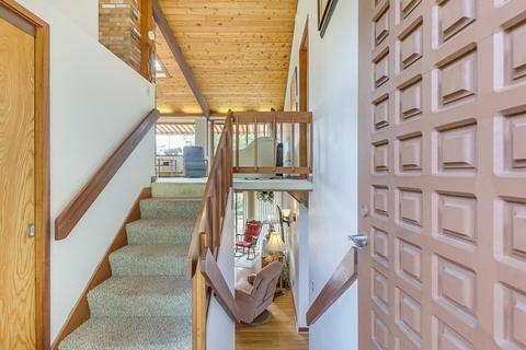 860 Putnam Ave, Barnstable, MA 02635 photo 2