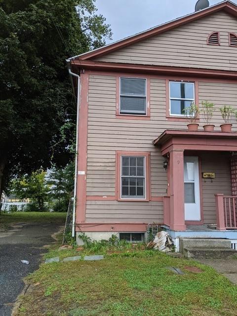 9 Searle Pl, Springfield, MA 01105 photo 2