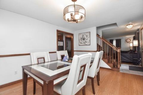 236 Ramblewood Dr, Springfield, MA 01118 photo 9