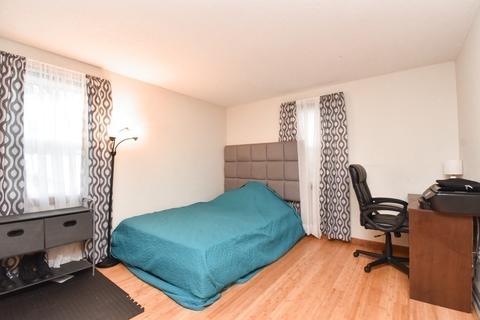 236 Ramblewood Dr, Springfield, MA 01118 photo 16