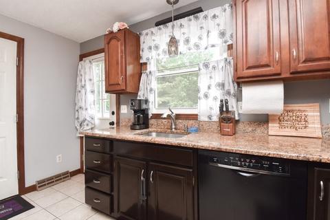 236 Ramblewood Dr, Springfield, MA 01118 photo 13