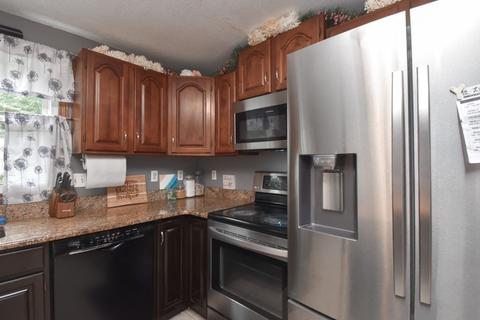 236 Ramblewood Dr, Springfield, MA 01118 photo 11
