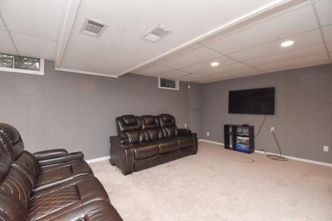 236 Ramblewood Dr, Springfield, MA 01118 photo 31