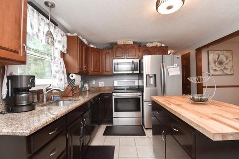 236 Ramblewood Dr, Springfield, MA 01118 photo 10