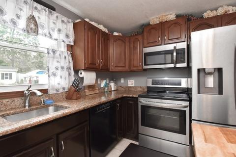 236 Ramblewood Dr, Springfield, MA 01118 photo 12