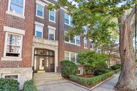 18 Gibbs St #3, Brookline, MA 02445 photo 1