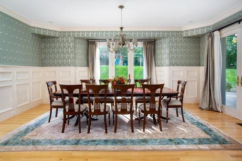 375 Lee St, Brookline, MA 02445 photo 8