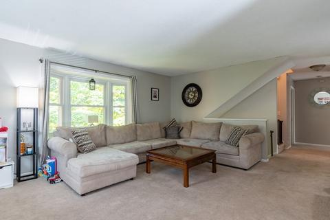 81 Goffstown Rd, Hooksett, NH 03106 photo 4