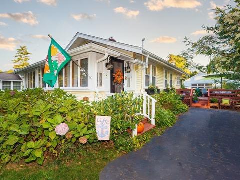 8 Chestnut St, Wareham, MA 02571 photo 3