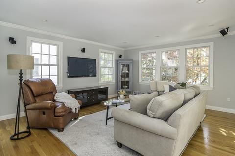 47 Beaufort Ave, Needham, MA 02492 photo 5