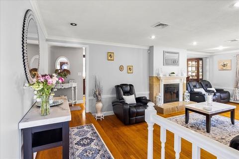 3 Greenview Rd, Stoneham, MA 02180 photo 4