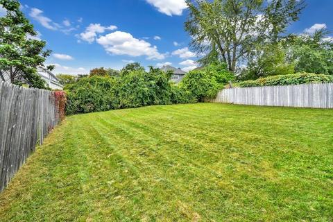 27 Beauregard St, Springfield, MA 01151 photo 4