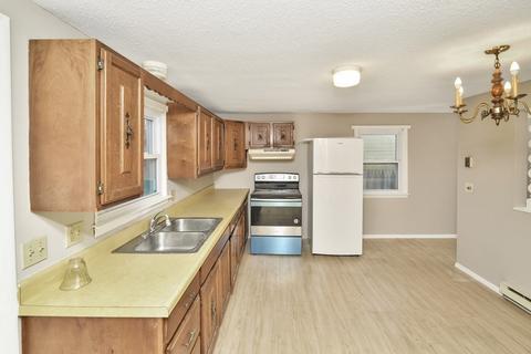 27 Beauregard St, Springfield, MA 01151 photo 9