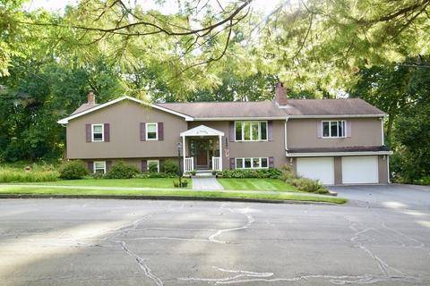 9 Mohawk St, Danvers, MA 01923 photo 1