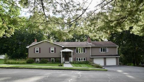 9 Mohawk St, Danvers, MA 01923 photo 2