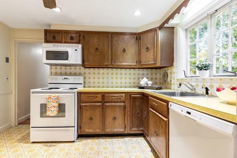 39 Edgemont Ave, Reading, MA 01867 photo 6