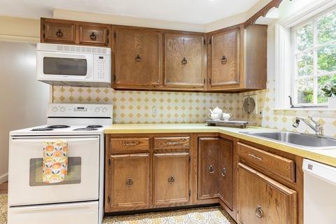 39 Edgemont Ave, Reading, MA 01867 photo 7