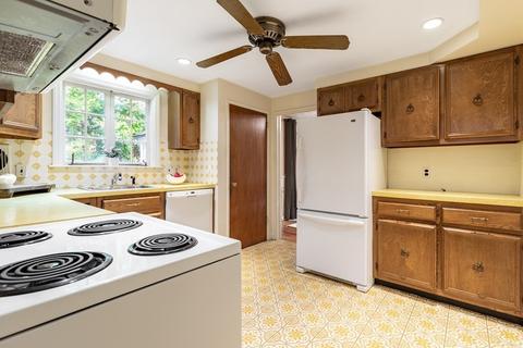 39 Edgemont Ave, Reading, MA 01867 photo 10