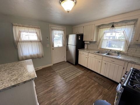 136 Temby St, Springfield, MA 01119 photo 3