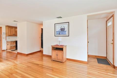 7 Chicatabut Dr, Walpole, MA 02081 photo 9
