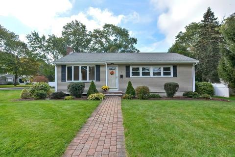 7 Chicatabut Dr, Walpole, MA 02081 photo 4