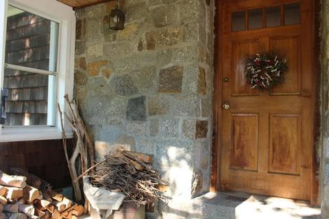 1 Vale Ct, Gloucester, MA 01930 photo 4