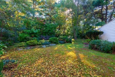 20 Colburn St, Dedham, MA 02026 photo 2