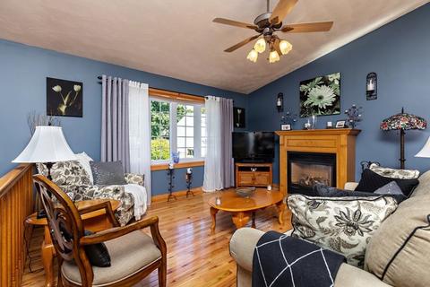 81 Dewey St, Fall River, MA 02720 photo 9