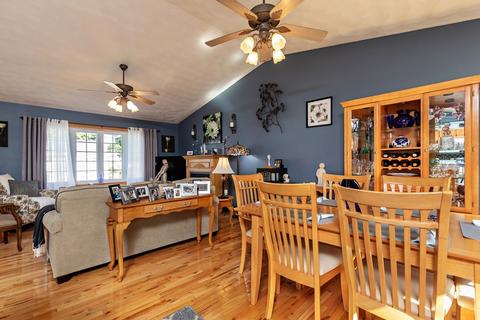 81 Dewey St, Fall River, MA 02720 photo 8