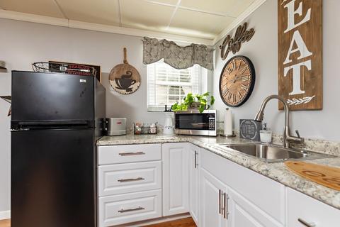 81 Dewey St, Fall River, MA 02720 photo 22